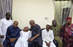 NFF Chairman,Pinnick Visits Tiamiyu’s Sagamu Residence